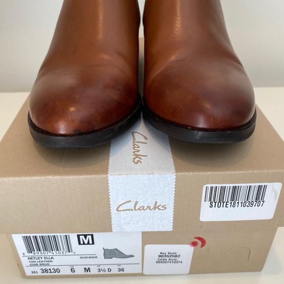 Clarks Chelsea Boots - Size 6 - Picture 11 of 16